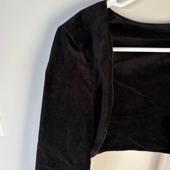 House of CB Harmony Black Stretch Velvet Cropped Bolero Shall Jacket Size Large - Picture 6 of 9